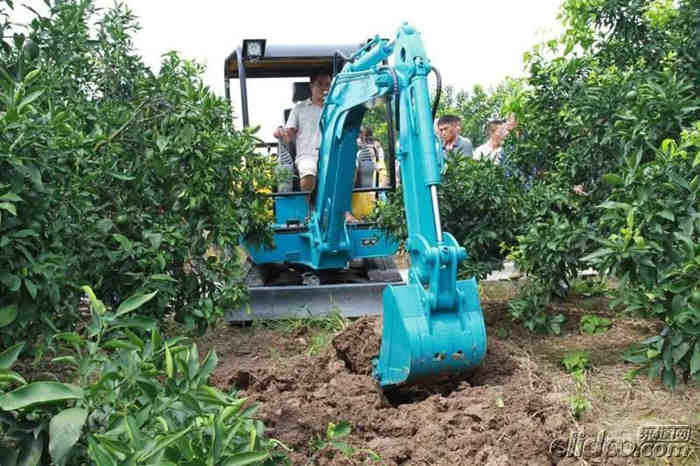 小型挖掘機的用途 小型挖掘機的用途
