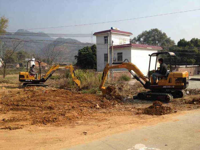 小型挖掘機(jī) 小型挖掘機(jī)