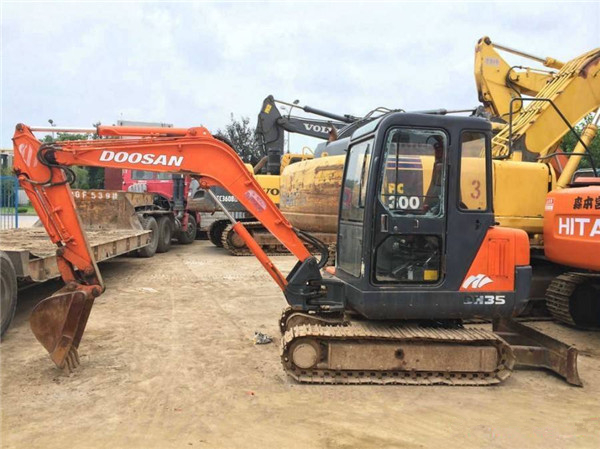 斗山小型挖掘機 斗山小型挖掘機